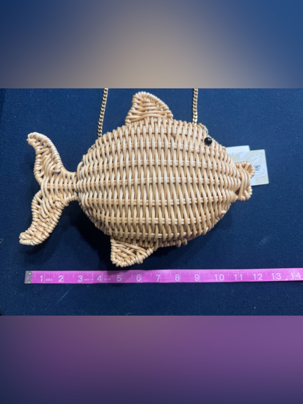 TOMMY BAHAMA Woven Fish Crossbody Bag-Natural Rattan with Gold Chain cute/clever - Picture 3 of 8